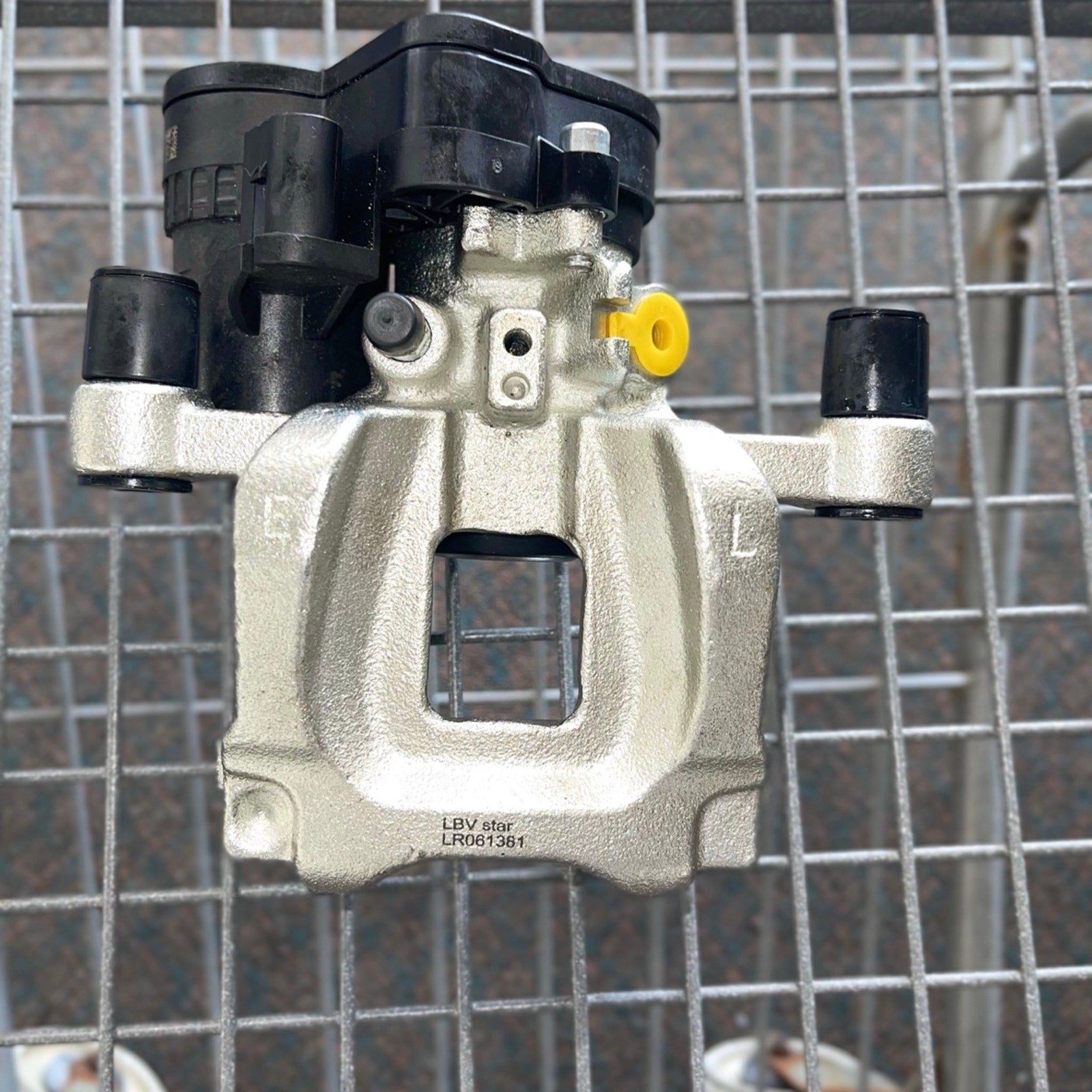 Brake Caliper Rear Left Driver Side for 2016-20 Jaguar XF XE F-PACE T2H37950 T2H7435 T2H37952 J9C25311 T2H40281 T4K8132 T4N7528